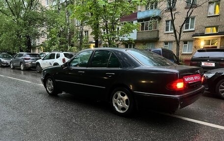 Mercedes-Benz E-Класс, 1997 год, 300 000 рублей, 4 фотография