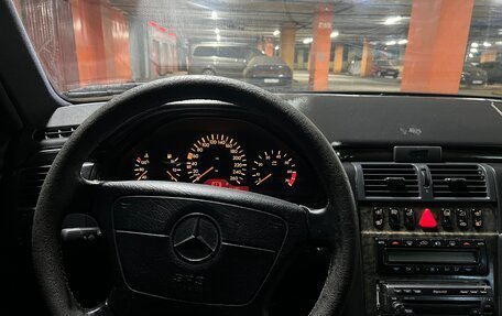 Mercedes-Benz E-Класс, 1997 год, 300 000 рублей, 12 фотография