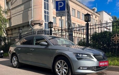 Skoda Superb III рестайлинг, 2017 год, 1 825 000 рублей, 2 фотография