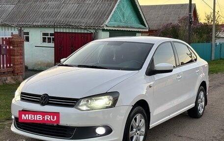 Volkswagen Polo VI (EU Market), 2011 год, 780 000 рублей, 2 фотография