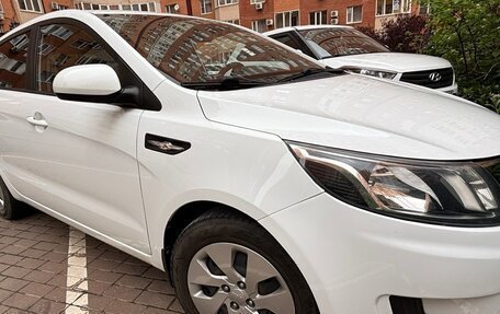 KIA Rio III рестайлинг, 2014 год, 999 999 рублей, 2 фотография