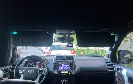 Toyota Land Cruiser Prado 150 рестайлинг 2, 2013 год, 2 800 000 рублей, 12 фотография