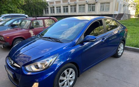 Hyundai Solaris II рестайлинг, 2011 год, 895 000 рублей, 2 фотография