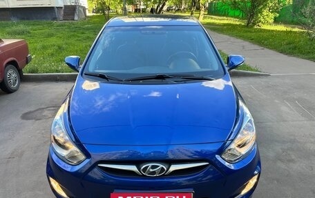 Hyundai Solaris II рестайлинг, 2011 год, 895 000 рублей, 3 фотография