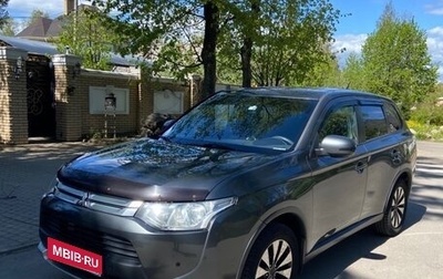 Mitsubishi Outlander III рестайлинг 3, 2014 год, 1 299 000 рублей, 1 фотография