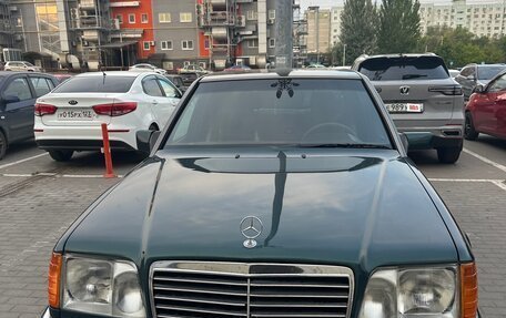Mercedes-Benz E-Класс, 1993 год, 650 000 рублей, 5 фотография