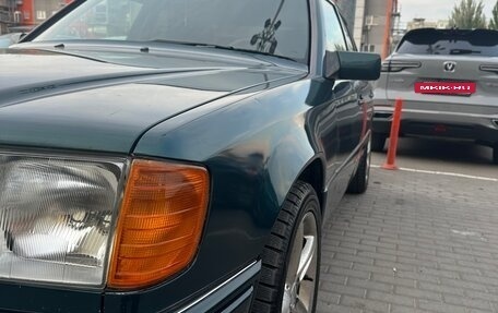 Mercedes-Benz E-Класс, 1993 год, 650 000 рублей, 3 фотография