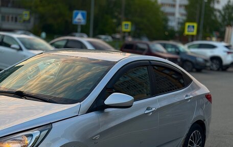 Hyundai Solaris II рестайлинг, 2011 год, 550 000 рублей, 3 фотография