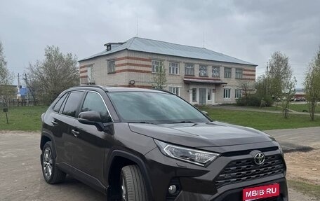 Toyota RAV4, 2021 год, 3 750 000 рублей, 1 фотография