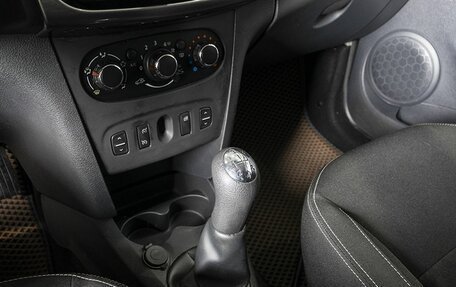 Renault Logan II, 2016 год, 722 900 рублей, 7 фотография