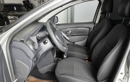 Renault Logan II, 2016 год, 722 900 рублей, 16 фотография