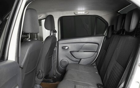 Renault Logan II, 2016 год, 722 900 рублей, 17 фотография
