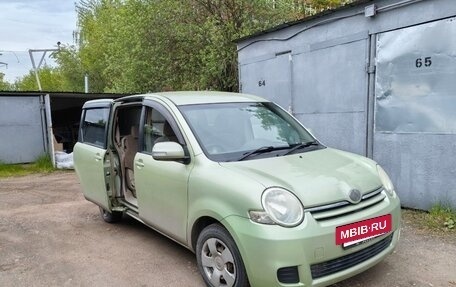Toyota Sienta I, 2008 год, 650 000 рублей, 4 фотография