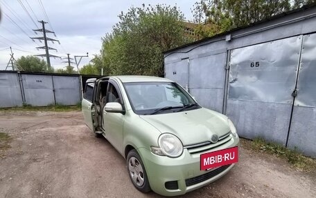 Toyota Sienta I, 2008 год, 650 000 рублей, 6 фотография