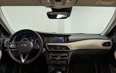 Infiniti Q30, 2017 год, 2 150 000 рублей, 14 фотография