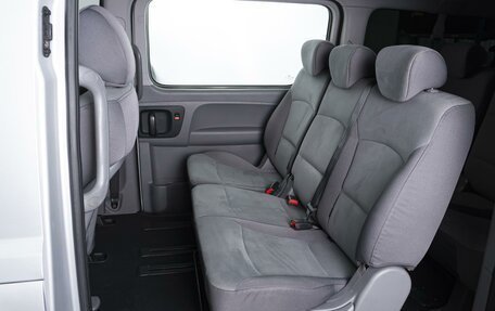 Hyundai H-1 II рестайлинг, 2008 год, 1 660 000 рублей, 10 фотография