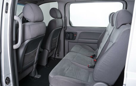 Hyundai H-1 II рестайлинг, 2008 год, 1 660 000 рублей, 13 фотография
