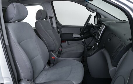 Hyundai H-1 II рестайлинг, 2008 год, 1 660 000 рублей, 8 фотография