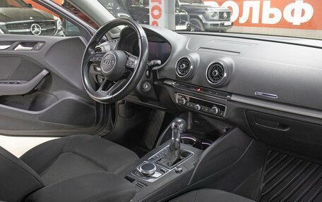 Audi A3, 2018 год, 1 995 000 рублей, 11 фотография