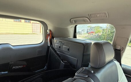 Toyota Land Cruiser 200, 2010 год, 4 400 000 рублей, 15 фотография