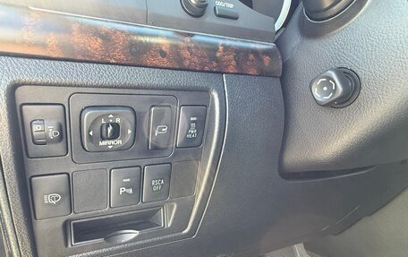 Toyota Land Cruiser 200, 2010 год, 4 400 000 рублей, 22 фотография