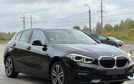 BMW 1 серия, 2020 год, 2 050 000 рублей, 2 фотография