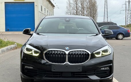 BMW 1 серия, 2020 год, 2 050 000 рублей, 3 фотография