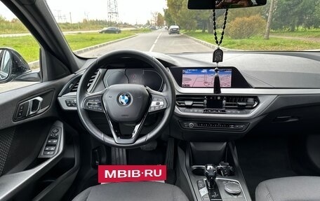 BMW 1 серия, 2020 год, 2 050 000 рублей, 27 фотография