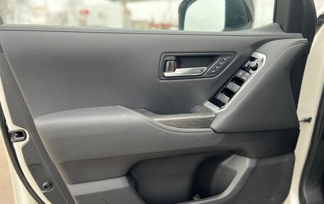 Toyota Land Cruiser, 2022 год, 11 290 000 рублей, 24 фотография
