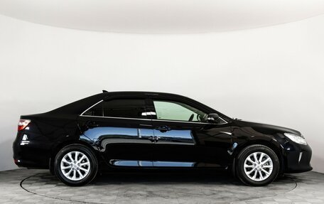Toyota Camry, 2017 год, 1 899 000 рублей, 4 фотография