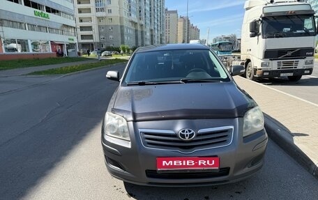 Toyota Avensis III рестайлинг, 2007 год, 700 000 рублей, 1 фотография