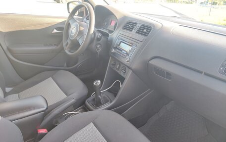 Volkswagen Polo VI (EU Market), 2011 год, 730 000 рублей, 3 фотография