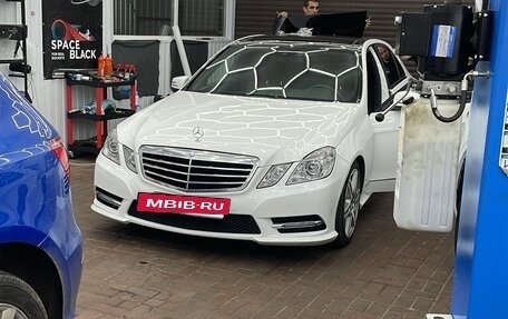 Mercedes-Benz E-Класс, 2012 год, 1 750 000 рублей, 2 фотография