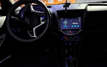 Hyundai Solaris II рестайлинг, 2011 год, 750 000 рублей, 1 фотография