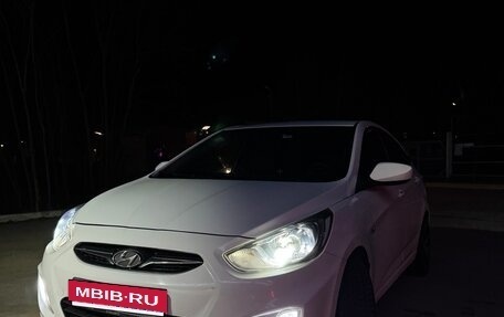 Hyundai Solaris II рестайлинг, 2011 год, 750 000 рублей, 5 фотография