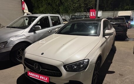 Mercedes-Benz E-Класс, 2021 год, 5 930 000 рублей, 2 фотография