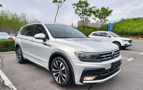 Volkswagen Tiguan II, 2021 год, 2 820 446 рублей, 2 фотография
