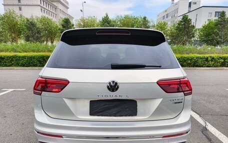Volkswagen Tiguan II, 2021 год, 2 820 446 рублей, 5 фотография