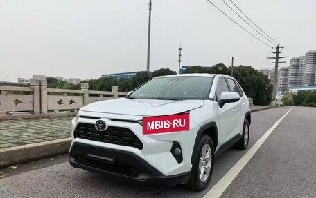 Toyota RAV4, 2020 год, 2 130 441 рублей, 2 фотография
