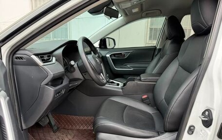 Toyota RAV4, 2020 год, 2 180 441 рублей, 7 фотография
