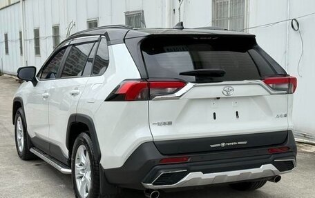 Toyota RAV4, 2020 год, 2 180 441 рублей, 6 фотография