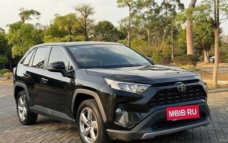Toyota RAV4, 2020 год, 2 185 441 рублей, 3 фотография