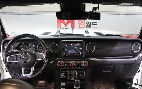 Jeep Wrangler, 2021 год, 3 730 000 рублей, 14 фотография