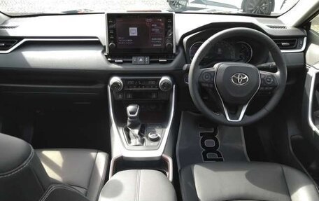 Toyota RAV4, 2021 год, 2 583 000 рублей, 9 фотография