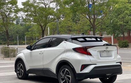 Toyota C-HR I рестайлинг, 2022 год, 1 570 999 рублей, 5 фотография