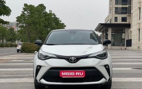 Toyota C-HR I рестайлинг, 2022 год, 1 570 999 рублей, 2 фотография