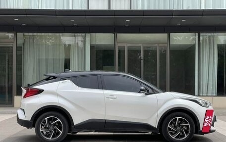 Toyota C-HR I рестайлинг, 2022 год, 1 570 999 рублей, 6 фотография