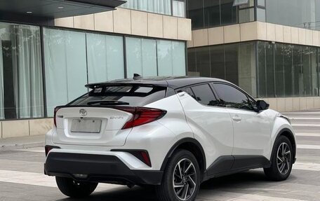 Toyota C-HR I рестайлинг, 2022 год, 1 570 999 рублей, 7 фотография