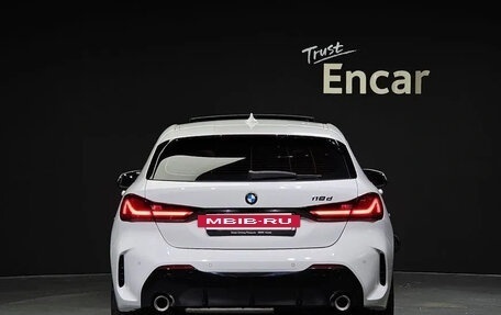 BMW 1 серия, 2021 год, 1 900 000 рублей, 4 фотография