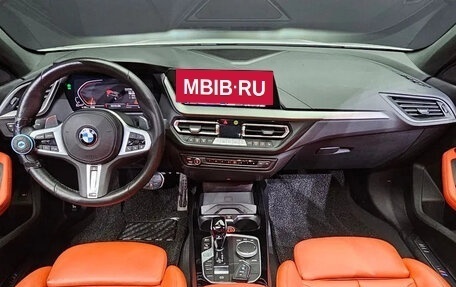 BMW 1 серия, 2021 год, 1 900 000 рублей, 7 фотография
